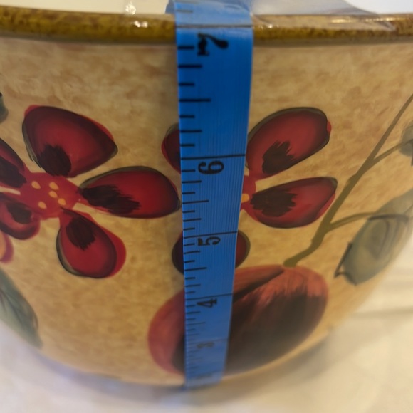 🍑🍒Raymond Waites Bowl🍇
Certifed International
Dishwasher and microwave safe - Picture 6 of 6